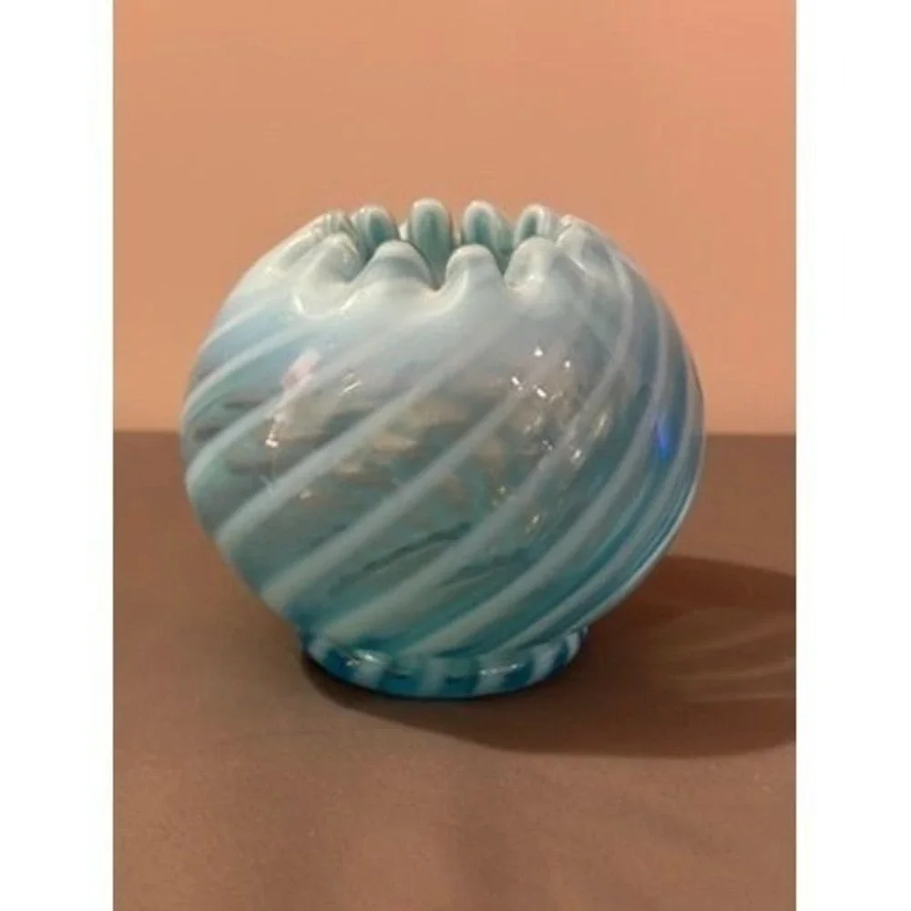 Vtg Fenton Blue Opalescent Spiral Optic Ruffled Rose Bowl Art Deco Glass Vase